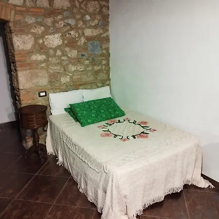 La Taverna Sotto La Torre Apartment