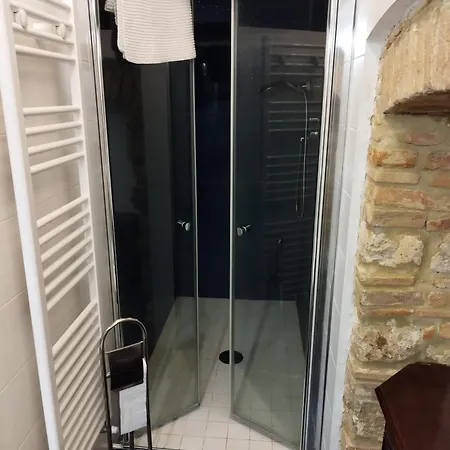 La Taverna Sotto La Torre マッサ・マリッティマ