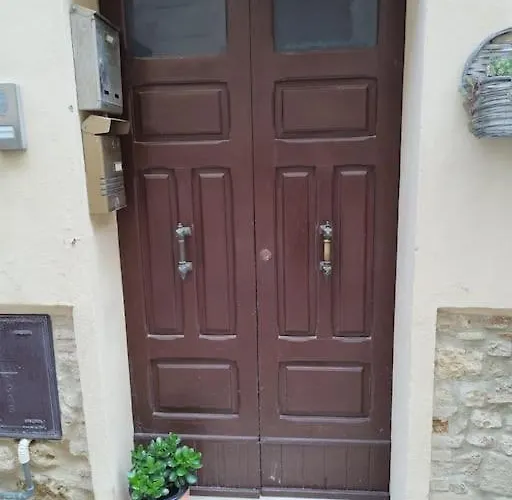 La Taverna Sotto La Torre マッサ・マリッティマ